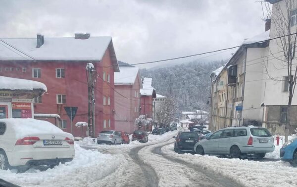 Primarul Lupeniului e nemulțumit de activitatea firmei de deszăpezire și promite sancțiuni