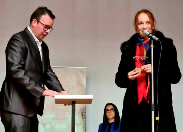 Mențiune specială pentru poeta Mirela Cocheci și aprecieri pentru cartea sa de versuri ”Lumini și Ove” la Festivalul Internațional de Poezie de la Getafe (Spania)