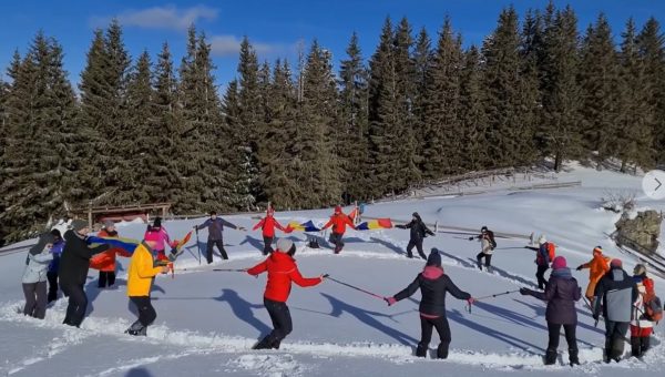 Invitație la ”Hora Unirii” în Pasul Vîlcan