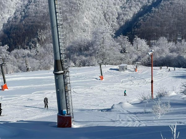 Duminică, 15 ianuarie 2023 se deschide sezonul de schi în Pasul Vîlcan