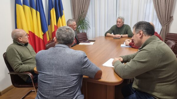 Analiză operativă la CJH privind intervenția la deszăpezire pe drumurile județene