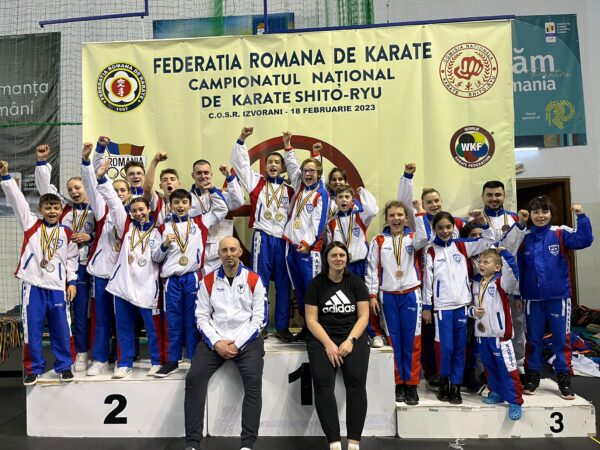 Salbă de medalii pentru sportivii Poli Karate Petroșani la Campionatul National de Karate Shito-ryu