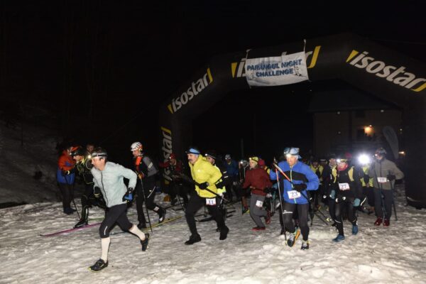 Temerarii care au înfruntat vitregiile iernii la ediția aniversară a ”Parângul Night Challange”