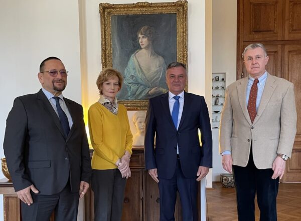 Casa Regală a României va fi prezentă la dezvelirea statuii Reginei Maria în municipiul Deva