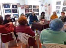 Atelier de confecționat mărțișoare la Brad, la Expoziția de Istorie Locală și Etnografie, din cadrul MCDR Deva