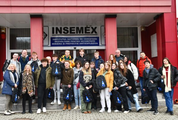 Laboratoarele INCD-INSEMEX Petroșani, punct de interes pentru un grup de elevi britanici și greci