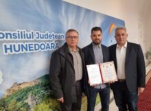 Alpinistul Adrian Ahrițculesei din Petroșani este de astăzi Cetățean de Onoare al Județului Hunedoara