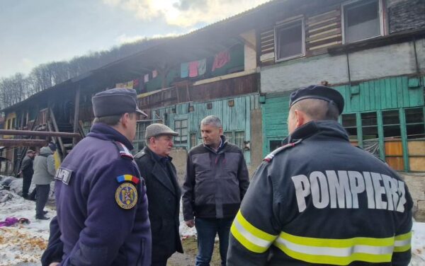 Locuințe provizorii în containere modulare pentru locuitorii blocurilor cu risc seismic din Aninoasa