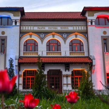 Problemele societății contemporane, analizate de factori responsabili într-un eveniment public la Palatul Cultural din Lupeni