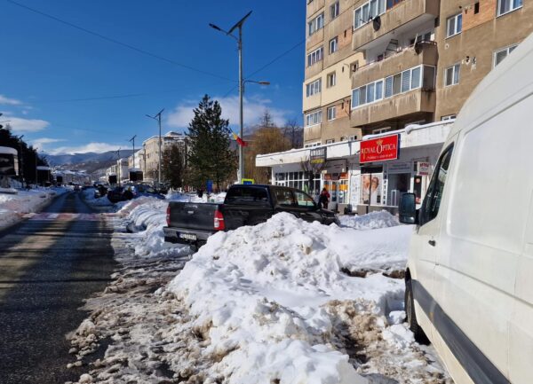 Primăria municipiului Vulcan / Acțiune de deszăpezire a Bulevardului Mihai Viteazu