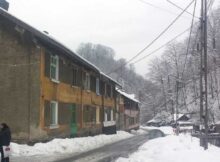 Peste 500 de oameni din 11 blocuri de la Aninoasa trebuie evacuați din blocurile care nu mai prezintă siguranță