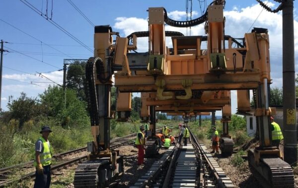Reparații capitale pe segmentul feroviar Băniţa – Merişor – Crivadia – Petroșani