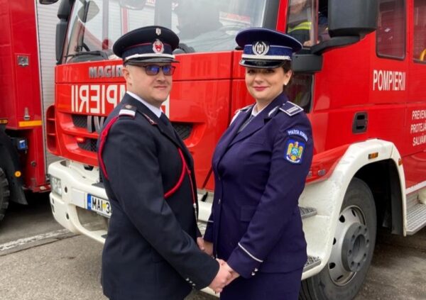 Și-au unit destinele de Dragobete, purtând uniforma cu care se mândresc