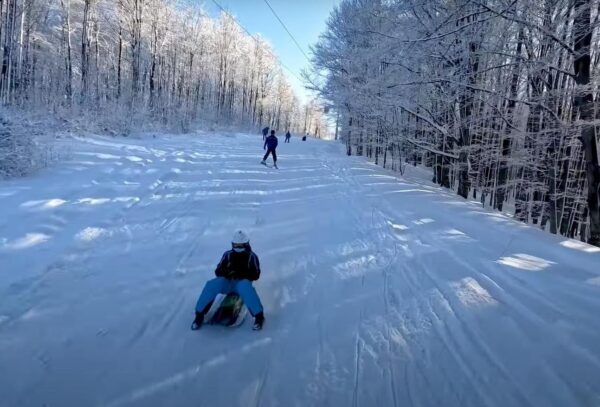 La Pasul Vîlcan s-a deschis cea mai mare pârtie pentru săniuș