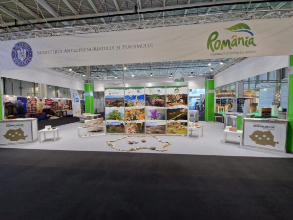Geoparcurile din România promovează eco și geoturismul la Târgul de Turism de la București