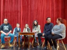 Premieră cu casa închisă a spectacolului ”Omul cu mârțoaga” în regia lui Victor Ioan Frunză, la Teatrul ”I.D. Sîrbu” din Petroșani