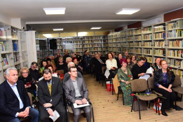 Călătorie fascinantă în universul creației poeților hunedoreni de ”Ziua Internațională a Poeziei”