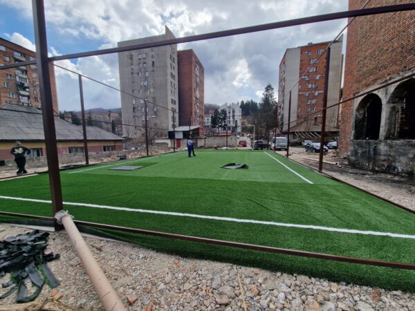 Două noi terenuri de sport prind contur la Lupeni