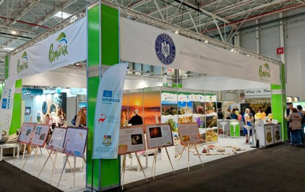 Susținute de Universitatea din București, geoparcurile s-au bucurat de apreciere la Târgul de Turism al României