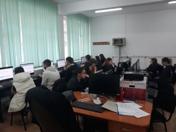 Etapa județeană a concursului național ”Știu și aplic – Securitatea și sănătatea în muncă se deprind de pe băncile școlii”, găzduită în județul Hunedoara