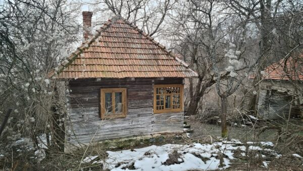 Finanțare nerambursabilă din PNRR pentru reabilitarea unor gospodării tradiționale din satele Alun și Bunila