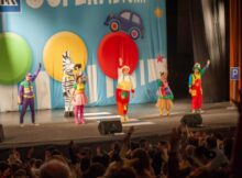 Gașca Zurli și Zebra Tony ajung sâmbătă, 18 martie, la Deva, cu Turneul Național ”SuperPietonii”