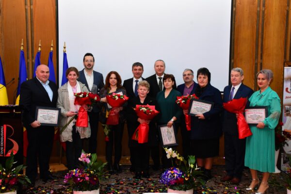 Premii de onoare pentru activitatea din 2022 a celor mai bune biblioteci publice din județul Hunedoara