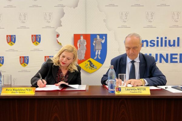 S-au semnat contractele pentru achiziția autobuzelor electrice din proiectul ”Green Line Valea Jiului”