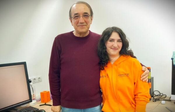 Hunedoreanca Alexia Ioana Neamţu reprezintă România la Campionatul Mondial First Tech Challenge din SUA