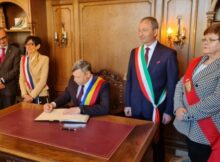 Bradul iese în lume. Municipiul din Zărand s-a înfrățit cu trei orașe europene