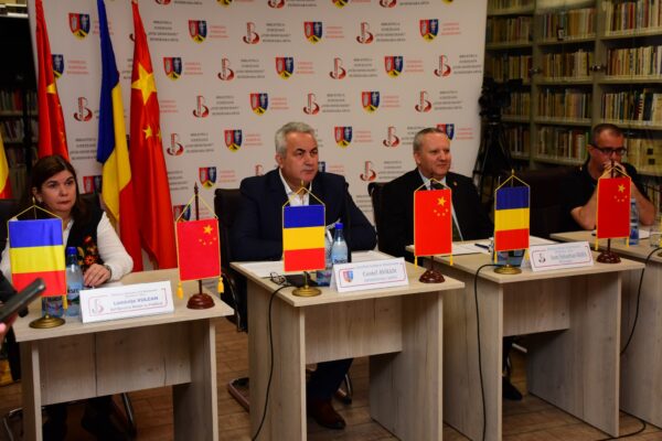 Acord de parteneriat între Biblioteca Județeană „Ovid Densusianu” Hunedoara – Deva și Biblioteca Shaanxi din China