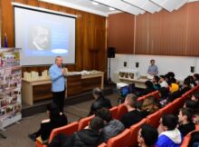 Cărturarul desăvârșit Ovid Densusianu omagiat la Deva într-o acțiune a bibliotecii care-i poartă și-i onorează numele