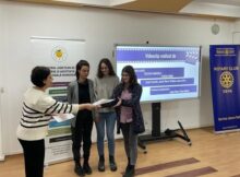 Premii pentru câștigătorii proiectului educațional „Dă-mi 3 minute pentru tine!”