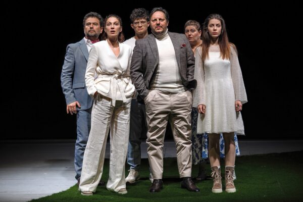 „Jocul de-a vacanța” și „D’ale lolelor” – premierele lunii mai pe Scena Digitală