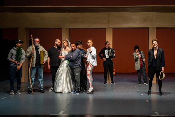 „Ora în care nu știam nimic unii de alții”, piesa laureatului Nobel din 2019, spectacol în premieră la Teatrul Național ”Radu Stanca” din Sibiu