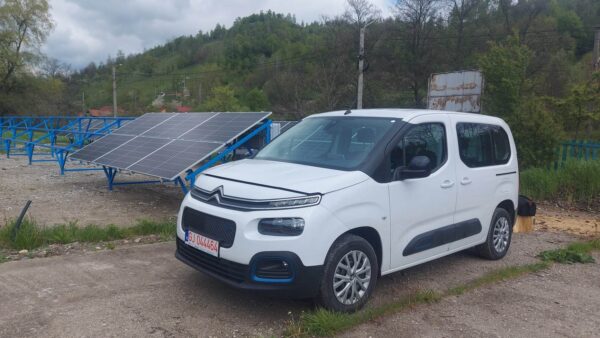 Transport ecologic  pentru personalul  Apa Serv Valea Jiului,  cu mașini electrice