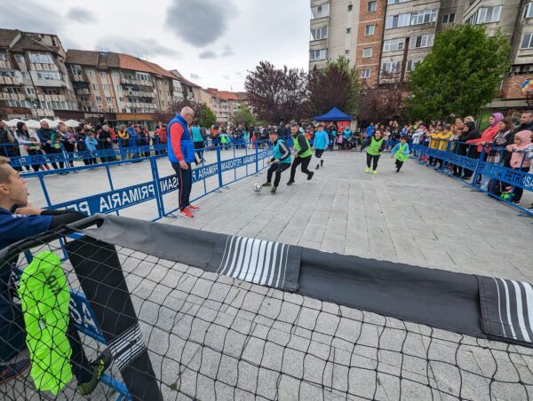 Fotbalul, sport și distracție în familie și în comunitate, la Petroșani