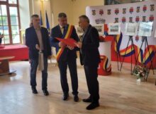 ”Incursiune în imagini în istoria Lupeniului”, cu fotografii de epocă și premii pentru seniorii localității