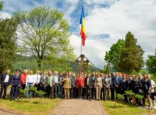 Petrilenii au celebrat cu credință și respect, Ziua Eroilor