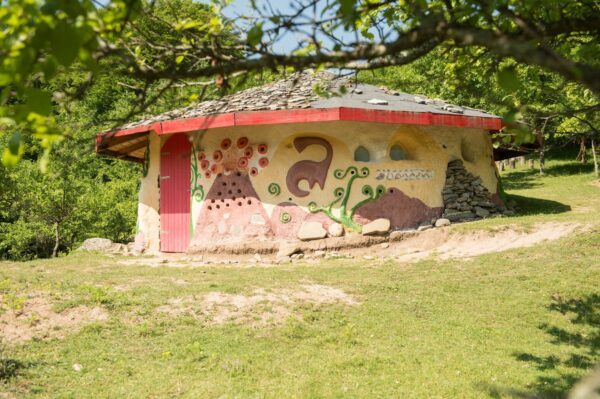 Experți în interpretarea patrimoniului din Europa și din America de Nord vizitează Geoparcul Țara Hațegului