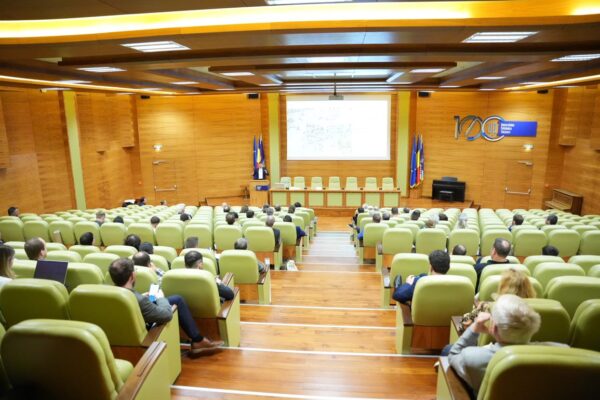 ISSE 2023 – transfer de cunoaștere de la specialiști de talie internațională în electronică spre tineri