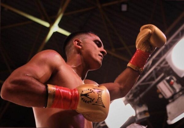 Uricăneanul Darius Argyo luptă la Brașov pentru Centura mondială ”Colosseum” la kickboxing
