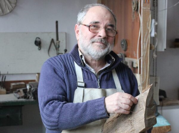 ”Pomul vieții”, expoziție personală a artistului Dinu Câmpeanu, la Galeria Națională de Artă ”Forma” din Deva