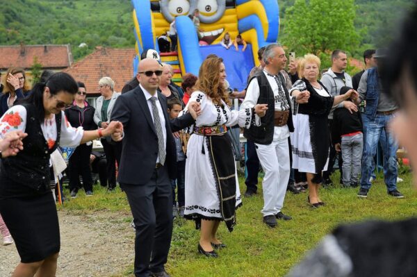 Tradiție și folclor într-un eveniment autentic românesc, la Vulcan: ”Nedeia Paroșeană”