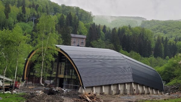 Noul Bazin didactic de înot de la Lupeni, tot mai aproape de finalizarea lucrărilor