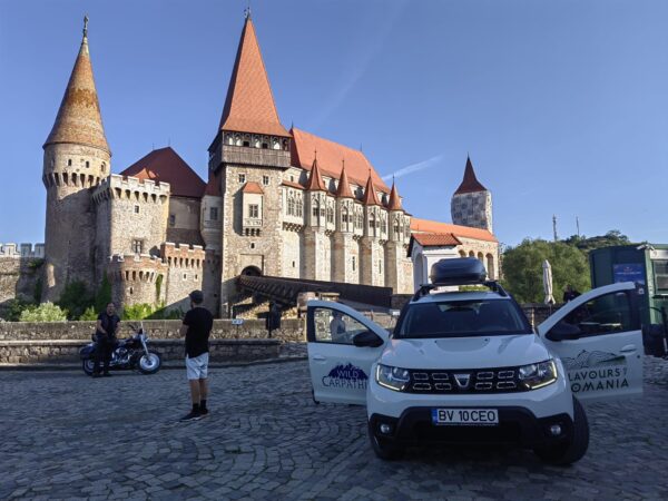 Castelul Corvinilor, prezentat pe Netflix, într-un nou documentar realizat de Charlie Ottley