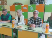 Educație și suport pentru copii vulnerabili la două școli de cartier din Petroșani