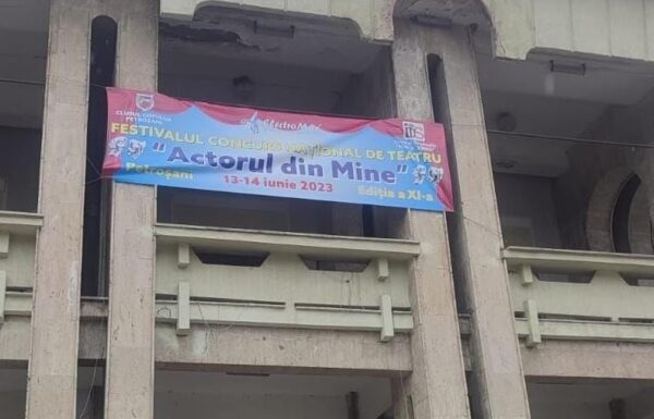 Expoziție de arte plastice și festival de teatru al Clubului Copiilor Valea Jiului