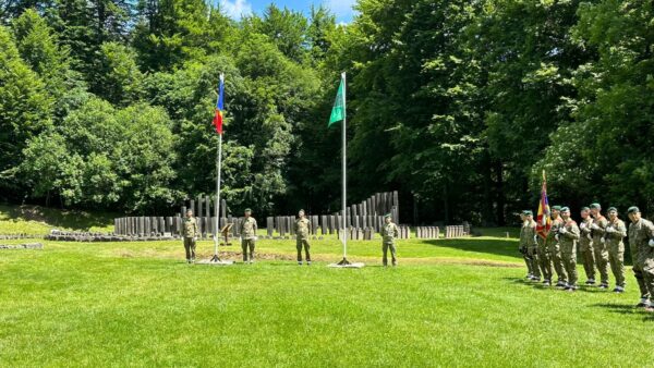 De Ziua Drapelului Național, steagul României a fost arborat în situl arheologic Sarmizegetusa Regia