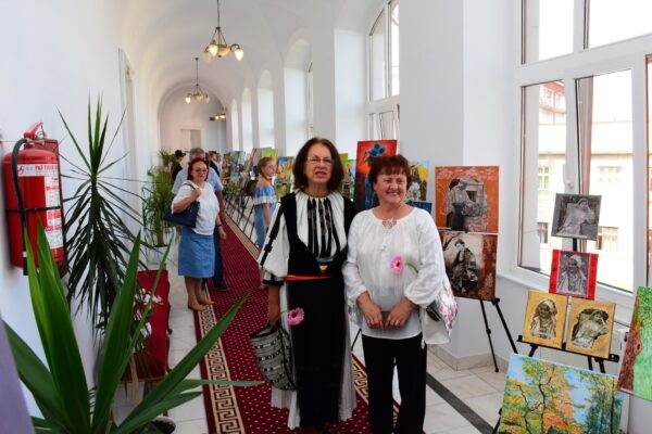 Întâlnire cu arta, în prag de vară, la Consiliul județean Hunedoara